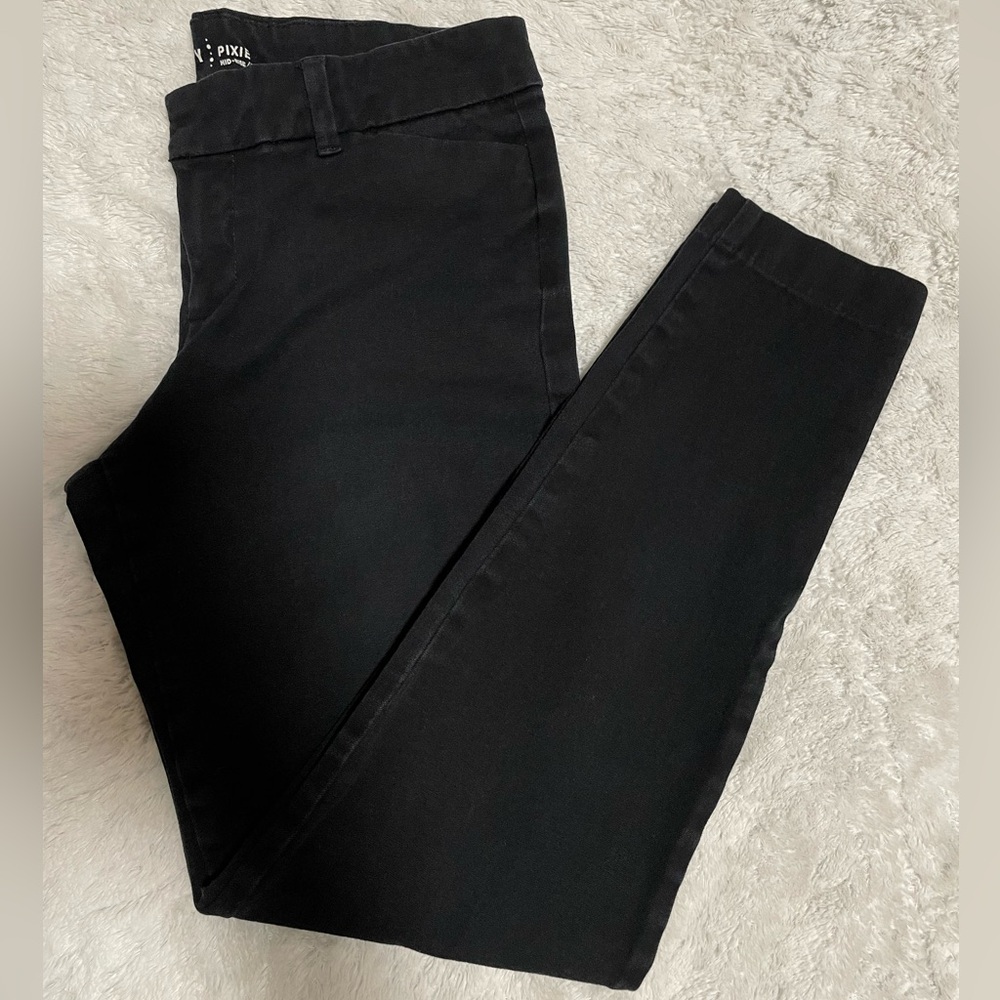 Old Navy 2 Pocket Mid Rise Pixie Pants